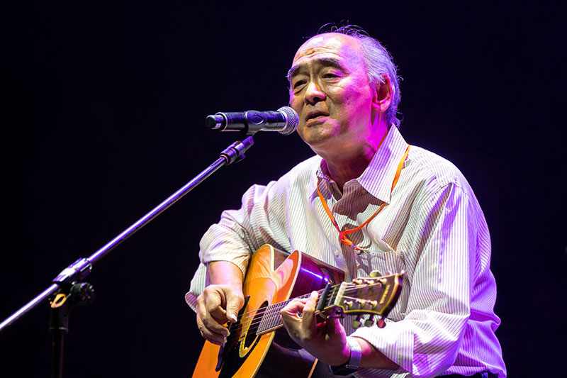 宋兆霖老師以動人的嗓音帶觀眾回到過去